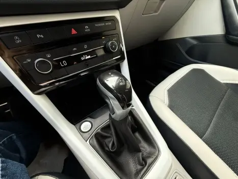 VOLKSWAGEN T-Cross 1.4 4P 250 TSI FLEX HIGHLINE AUTOM�TICO, Foto 11