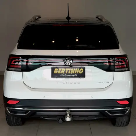VOLKSWAGEN T-Cross 1.4 4P 250 TSI FLEX HIGHLINE AUTOM�TICO, Foto 3