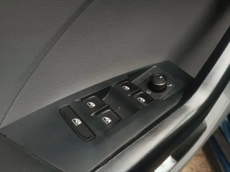 VOLKSWAGEN T-Cross 1.0 4P 200 TSI FLEX AUTOM�TICO, Foto 8