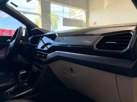 VOLKSWAGEN T-Cross 1.4 4P 250 TSI FLEX HIGHLINE AUTOM�TICO, Foto 16