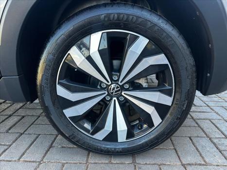 VOLKSWAGEN T-Cross 1.4 4P 250 TSI FLEX HIGHLINE AUTOM�TICO, Foto 9