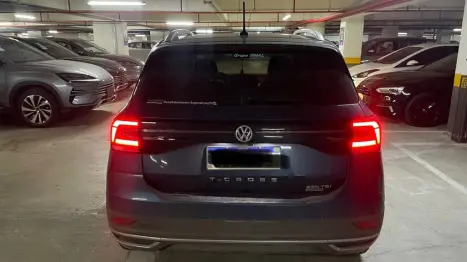 VOLKSWAGEN T-Cross 1.4 4P 250 TSI FLEX HIGHLINE AUTOM�TICO, Foto 4