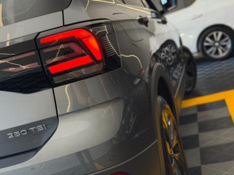 VOLKSWAGEN T-Cross 1.4 4P 250 TSI FLEX HIGHLINE AUTOM�TICO, Foto 8