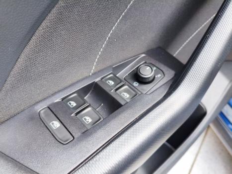 VOLKSWAGEN T-Cross 1.4 4P 250 TSI FLEX HIGHLINE AUTOM�TICO, Foto 14