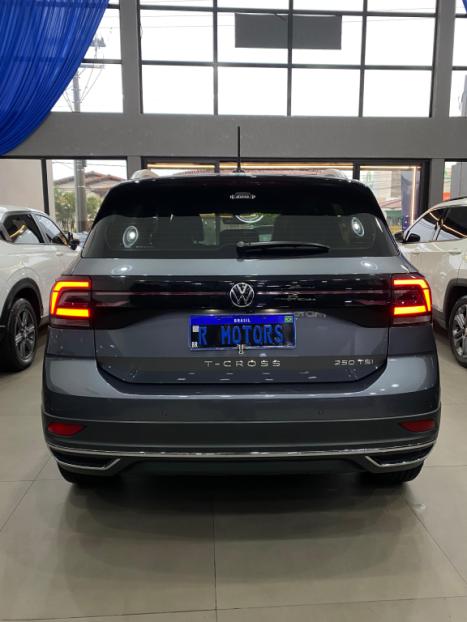 VOLKSWAGEN T-Cross 1.4 4P 250 TSI FLEX HIGHLINE AUTOM�TICO, Foto 3