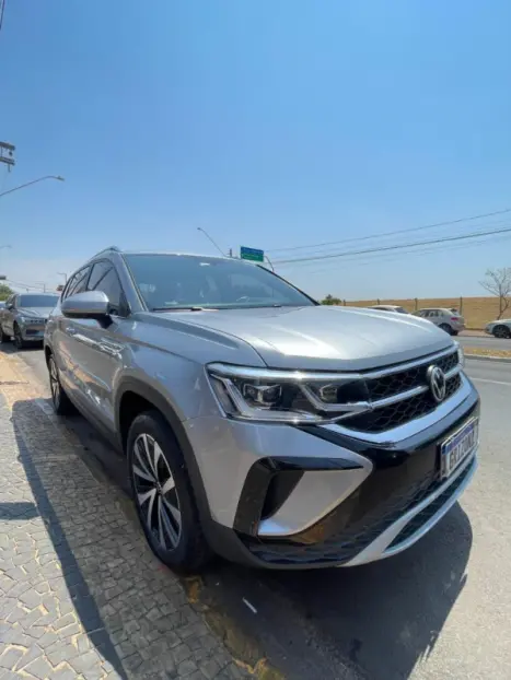 VOLKSWAGEN Taos 1.4 16V 4P FLEX 250 TSI HIGHLINE AUTOMTICO, Foto 2