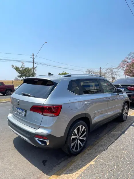 VOLKSWAGEN Taos 1.4 16V 4P FLEX 250 TSI HIGHLINE AUTOMTICO, Foto 4