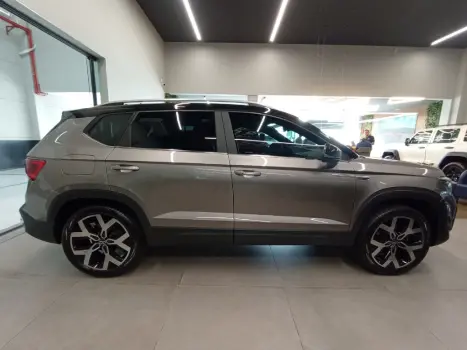 VOLKSWAGEN Taos 1.4 16V 4P FLEX 250 TSI HIGHLINE AUTOMTICO, Foto 4