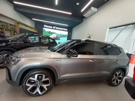 VOLKSWAGEN Taos 1.4 16V 4P FLEX 250 TSI HIGHLINE AUTOMTICO, Foto 8