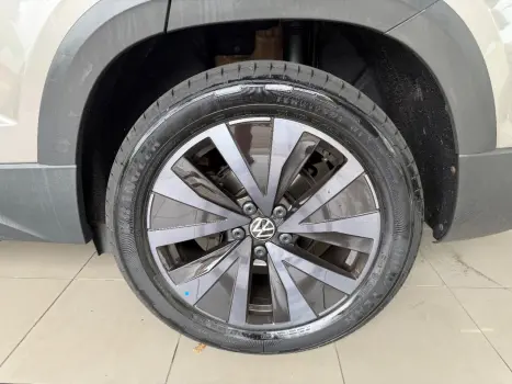 VOLKSWAGEN Taos 1.4 16V 4P FLEX 250 TSI HIGHLINE AUTOM�TICO, Foto 4