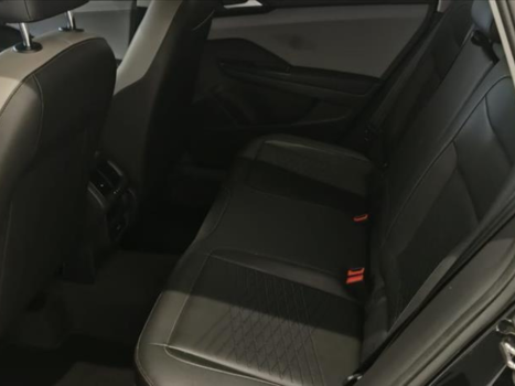 VOLKSWAGEN Taos 1.4 16V 4P FLEX 250 TSI COMFORTLINE AUTOM�TICO, Foto 14