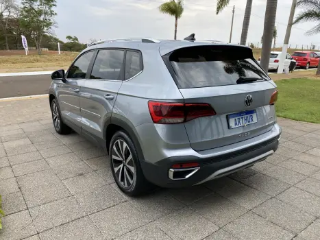 VOLKSWAGEN Taos 1.4 16V 4P FLEX 250 TSI HIGHLINE AUTOM�TICO, Foto 7