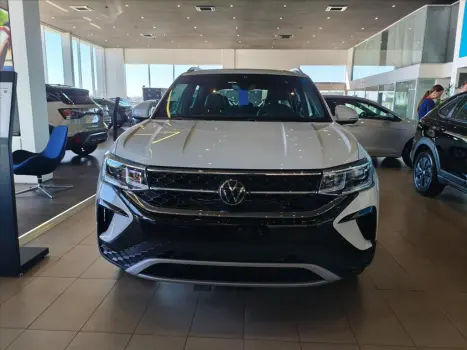 VOLKSWAGEN Taos 1.4 16V 4P FLEX 250 TSI HIGHLINE AUTOM�TICO, Foto 2