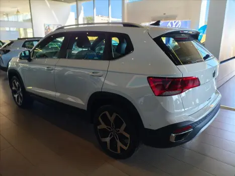 VOLKSWAGEN Taos 1.4 16V 4P FLEX 250 TSI HIGHLINE AUTOM�TICO, Foto 4