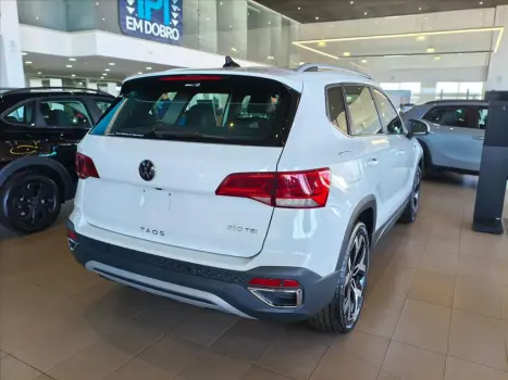 VOLKSWAGEN Taos 1.4 16V 4P FLEX 250 TSI HIGHLINE AUTOM�TICO, Foto 7