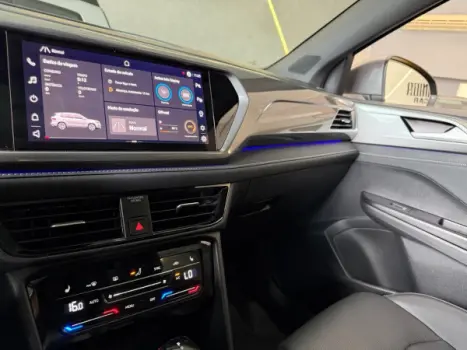 VOLKSWAGEN Taos 1.4 16V 4P FLEX 250 TSI HIGHLINE AUTOM�TICO, Foto 17