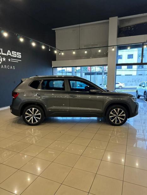 VOLKSWAGEN Taos 1.4 16V 4P FLEX 250 TSI HIGHLINE AUTOM�TICO, Foto 4