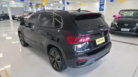 VOLKSWAGEN Taos 1.4 16V 4P FLEX 250 TSI HIGHLINE AUTOM�TICO, Foto 4