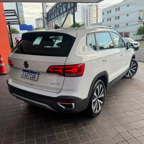 VOLKSWAGEN Taos 1.4 16V 4P FLEX 250 TSI HIGHLINE AUTOM�TICO, Foto 5