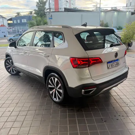 VOLKSWAGEN Taos 1.4 16V 4P FLEX 250 TSI HIGHLINE AUTOM�TICO, Foto 6