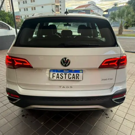 VOLKSWAGEN Taos 1.4 16V 4P FLEX 250 TSI HIGHLINE AUTOM�TICO, Foto 8