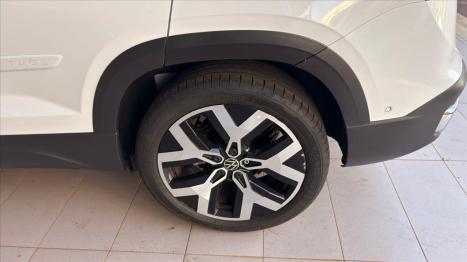 VOLKSWAGEN Taos 1.4 16V 4P FLEX 250 TSI HIGHLINE AUTOM�TICO, Foto 15