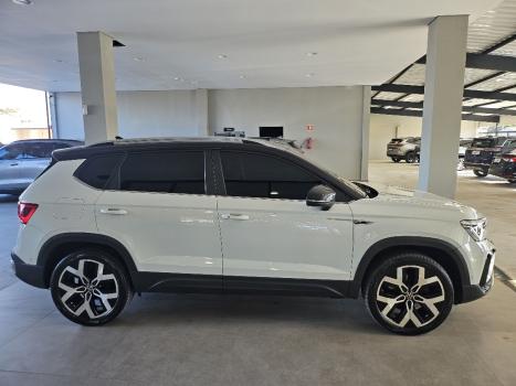 VOLKSWAGEN Taos 1.4 16V 4P FLEX 250 TSI HIGHLINE AUTOM�TICO, Foto 4