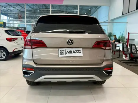 VOLKSWAGEN Taos 1.4 16V 4P FLEX 250 TSI HIGHLINE AUTOM�TICO, Foto 5