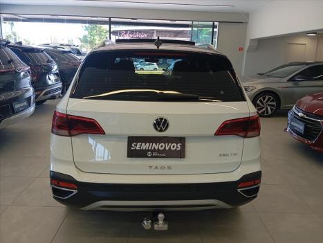 VOLKSWAGEN Taos 1.4 16V 4P FLEX 250 TSI HIGHLINE AUTOM�TICO, Foto 10