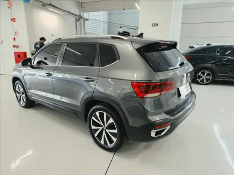 VOLKSWAGEN Taos 1.4 16V 4P FLEX 250 TSI HIGHLINE AUTOM�TICO, Foto 4