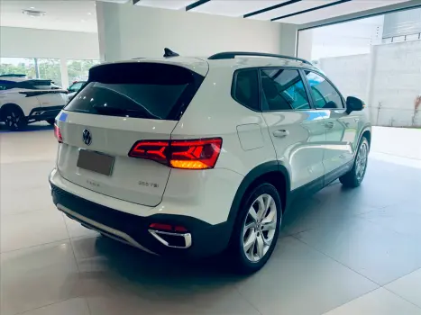 VOLKSWAGEN Taos 1.4 16V 4P FLEX 250 TSI COMFORTLINE AUTOMÁTICO, Foto 9