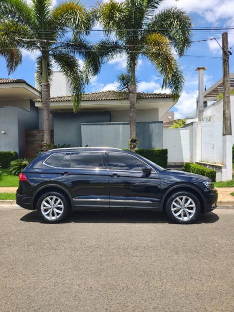 VOLKSWAGEN Tiguan 1.4 250 TSI TOTAL FLEX ALLSPACE COMFORTLINE TURBO AUTOM�TICO TIPTRONIC, Foto 3