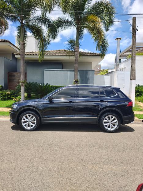 VOLKSWAGEN Tiguan 1.4 250 TSI TOTAL FLEX ALLSPACE COMFORTLINE TURBO AUTOM�TICO TIPTRONIC, Foto 4