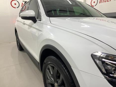 VOLKSWAGEN Tiguan 1.4 250 TSI TOTAL FLEX ALLSPACE COMFORTLINE TURBO AUTOM�TICO TIPTRONIC, Foto 5