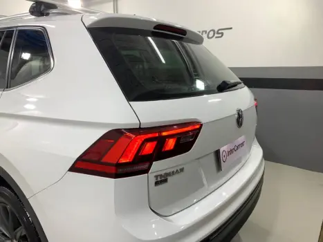 VOLKSWAGEN Tiguan 1.4 250 TSI TOTAL FLEX ALLSPACE COMFORTLINE TURBO AUTOM�TICO TIPTRONIC, Foto 13