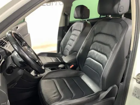 VOLKSWAGEN Tiguan 1.4 250 TSI TOTAL FLEX ALLSPACE COMFORTLINE TURBO AUTOM�TICO TIPTRONIC, Foto 24