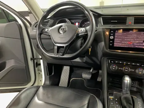 VOLKSWAGEN Tiguan 1.4 250 TSI TOTAL FLEX ALLSPACE COMFORTLINE TURBO AUTOM�TICO TIPTRONIC, Foto 26