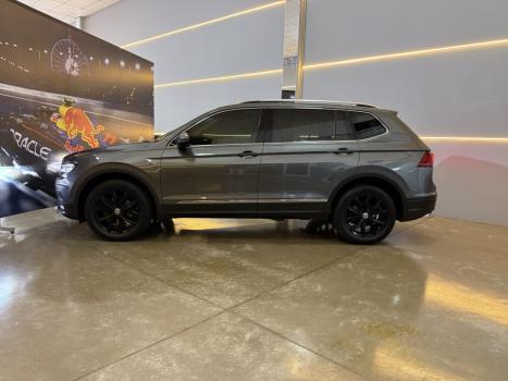 VOLKSWAGEN Tiguan 1.4 250 TSI TOTAL FLEX ALLSPACE COMFORTLINE TURBO AUTOM�TICO TIPTRONIC, Foto 8