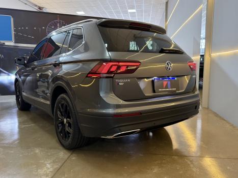 VOLKSWAGEN Tiguan 1.4 250 TSI TOTAL FLEX ALLSPACE COMFORTLINE TURBO AUTOM�TICO TIPTRONIC, Foto 9