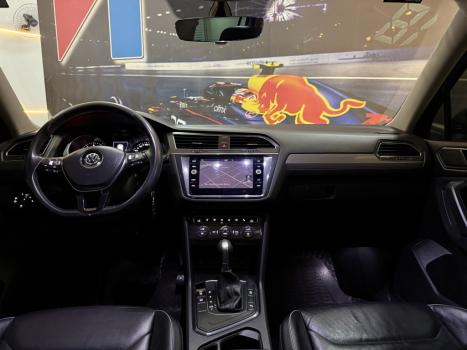 VOLKSWAGEN Tiguan 1.4 250 TSI TOTAL FLEX ALLSPACE COMFORTLINE TURBO AUTOM�TICO TIPTRONIC, Foto 16