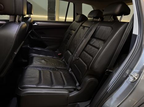 VOLKSWAGEN Tiguan 1.4 250 TSI TOTAL FLEX ALLSPACE COMFORTLINE TURBO AUTOM�TICO TIPTRONIC, Foto 17