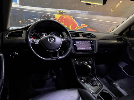 VOLKSWAGEN Tiguan 1.4 250 TSI TOTAL FLEX ALLSPACE COMFORTLINE TURBO AUTOM�TICO TIPTRONIC, Foto 18