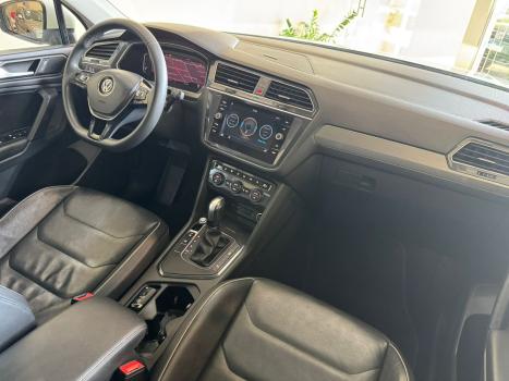 VOLKSWAGEN Tiguan 1.4 250 TSI TOTAL FLEX ALLSPACE COMFORTLINE TURBO AUTOM�TICO TIPTRONIC, Foto 6