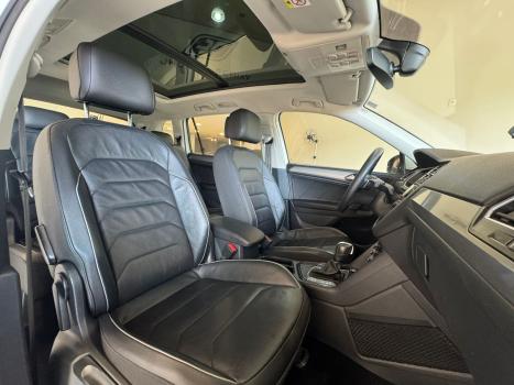 VOLKSWAGEN Tiguan 1.4 250 TSI TOTAL FLEX ALLSPACE COMFORTLINE TURBO AUTOM�TICO TIPTRONIC, Foto 8
