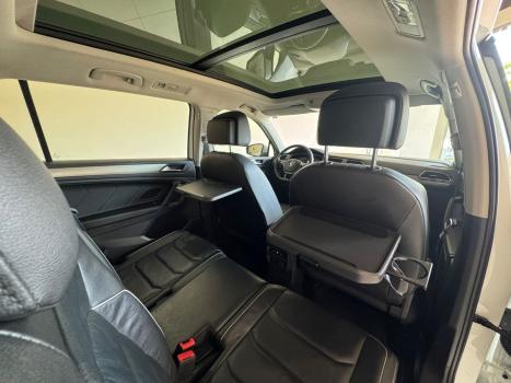 VOLKSWAGEN Tiguan 1.4 250 TSI TOTAL FLEX ALLSPACE COMFORTLINE TURBO AUTOM�TICO TIPTRONIC, Foto 10