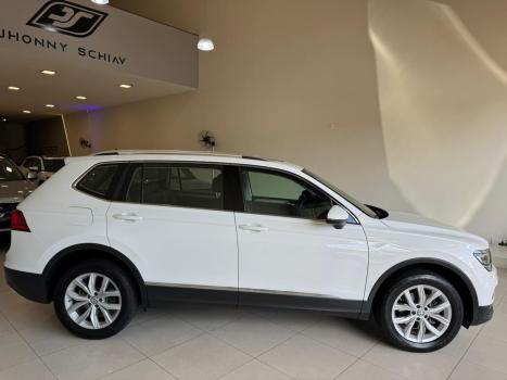 VOLKSWAGEN Tiguan 1.4 250 TSI TOTAL FLEX ALLSPACE COMFORTLINE TURBO AUTOM�TICO TIPTRONIC, Foto 13