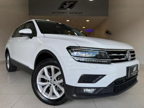 VOLKSWAGEN Tiguan 1.4 250 TSI TOTAL FLEX ALLSPACE COMFORTLINE TURBO AUTOM�TICO TIPTRONIC, Foto 17