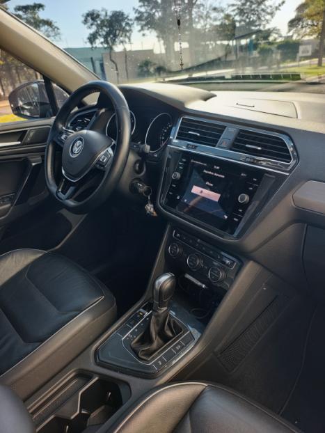 VOLKSWAGEN Tiguan 1.4 250 TSI TOTAL FLEX ALLSPACE COMFORTLINE TURBO AUTOM�TICO TIPTRONIC, Foto 9