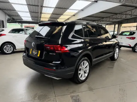 VOLKSWAGEN Tiguan 1.4 250 TSI TOTAL FLEX ALLSPACE COMFORTLINE TURBO AUTOMÁTICO TIPTRONIC, Foto 2