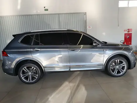 VOLKSWAGEN Tiguan 2.0 300 TSI ALLSPACE R-LINE TURBO AUTOMTICO, Foto 4